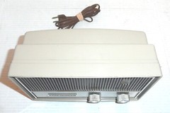Vintage Magnavox Model: R002 Cabana Tube Plastic Radio 9.5(L)x7&Prime;(H) PLEASE READ