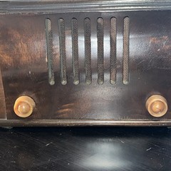 Vintage Bendix Standard Police Model 0526 Wood Shell Radio. Works.