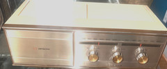 Hitachi solid-state AM/FM table radio from the mid-century modern (MCM) era,