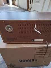 Lloyd&rsquo;s AM/FM Clock Radio Dated Between 60s and 70s Model 9J41-100A Vintage