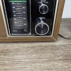 Vintage 1970&rsquo;s SONY TFM-9440W Solid-State AM/FM Table Top Radio Works!