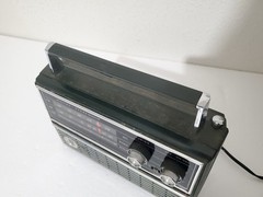 Vintage Magnavox Model 1R1201 AM / FM Radio Made in Japan Retro – *READ*