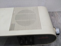VTG. Toshiba RC 803F Alarm Clock Radio (RADIO WORKS, CLOCK DOES NOT)