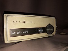 General Elactric AM Radio Vintage Solid State Dual Speaker Works Retro