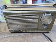 VINTAGE JULIETTE solid state radio Instant Sound Ac-dc AS IS! TURNS ON