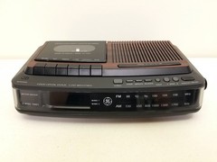 Vintage GE Model 7-4966A Dual Alarm Clock Radio & Cassette – EXCELLENT!