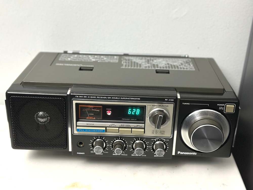 Panasonic 31band FM-MW-SW Receiver Model No RF-3100, Tested/Works.