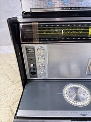 VINTAGE ZENITH TRANS OCEANIC ROYAL D7000 11 BAND SOLID STATE RADIO