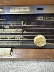 Vintage Table Top Stereo Philips B5X43A Made in Holland Lights Up 22&Prime; x 10&Prime;