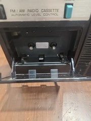 Vintage GE FM/AM Cassette Radio