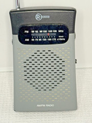 Vintage 2xAA Radio Shack AM FM Pocket Portable Radio 1200586 Tested Works