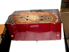 ANTIQUE RADIO ZENITH 6D015Z MAROON CABINET ARC DIAL WORKING