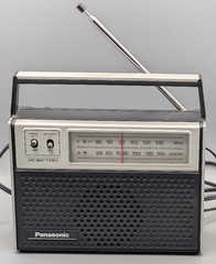 Vintage Panasonic RF-565 AM/FM Portable Transistor Radio Tested Works Retro