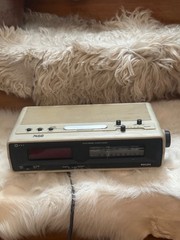 Philips 7460 vintage am fm portable radio clock alarm