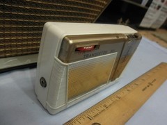 EXCEPTIONAL 1959 CRESTLINE 6T-220 TRANSISTOR RADIO & SPEAKERBOX- RADIOORPHANAGE