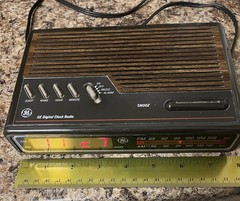 VTG Realistic Chronomatic 251 12-1559 Wired Dual Alarm Clock AM/FM (READ DESC)