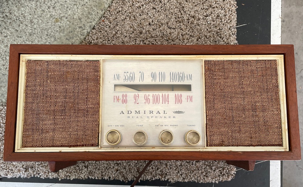 ✅️Vintage Antique Admiral Radio Wood Dual Speaker Y3921 for parts or repair