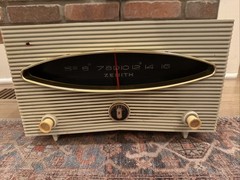 Vintage ZENITH S-40273 Long Distance AM Radio Futuristic Modern MCM Powers On