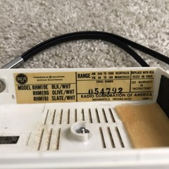 RCA Portable AM/FM Pocket Radio Vintage 1967 – Model RHM19 – « The Moppet » (READ)
