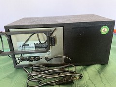 KLH 100 AM/FM TABLE TOP CLOCK RADIO STEREO ALARM,WORKS ,W ANTENNA