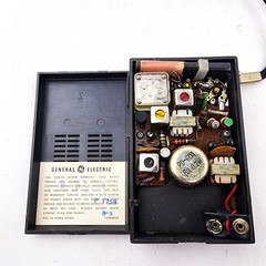 Vintage General Electric GE P-1759 All Transistor Portable AM Radio PARTS FLAWS