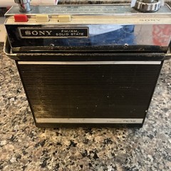 VINTAGE SONY 7F-74W Solid State 4 Band AM/FM Radio – Looks and Works Great!