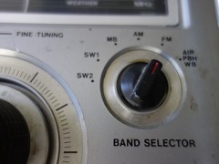 **VINTAGE** HOLIDAY RADIO, Model 2318, SW1, SW2, MB, AM, FM, AIR, Police PBH, WB