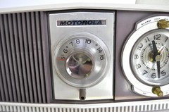Motorola 1963 AM/FM radio C4P-55 in RARE PLUM COLOR