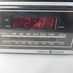 Vintage GE 7-4620D AM/FM Alarm Clock Radio Woodgrain Tested Working Ships Free