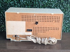 Vintage GE C-1450A Alarm Clock Radio – 1960s Beige with Cloth Speakers