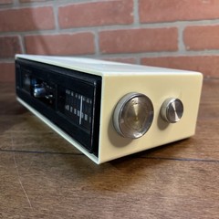 Vintage DYN Electronics Digital Flip Dial Alarm Clock AM/FM Radio DS-4546
