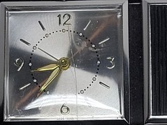 Peerless Globe-Trotter Clock / AM Radio Vintage