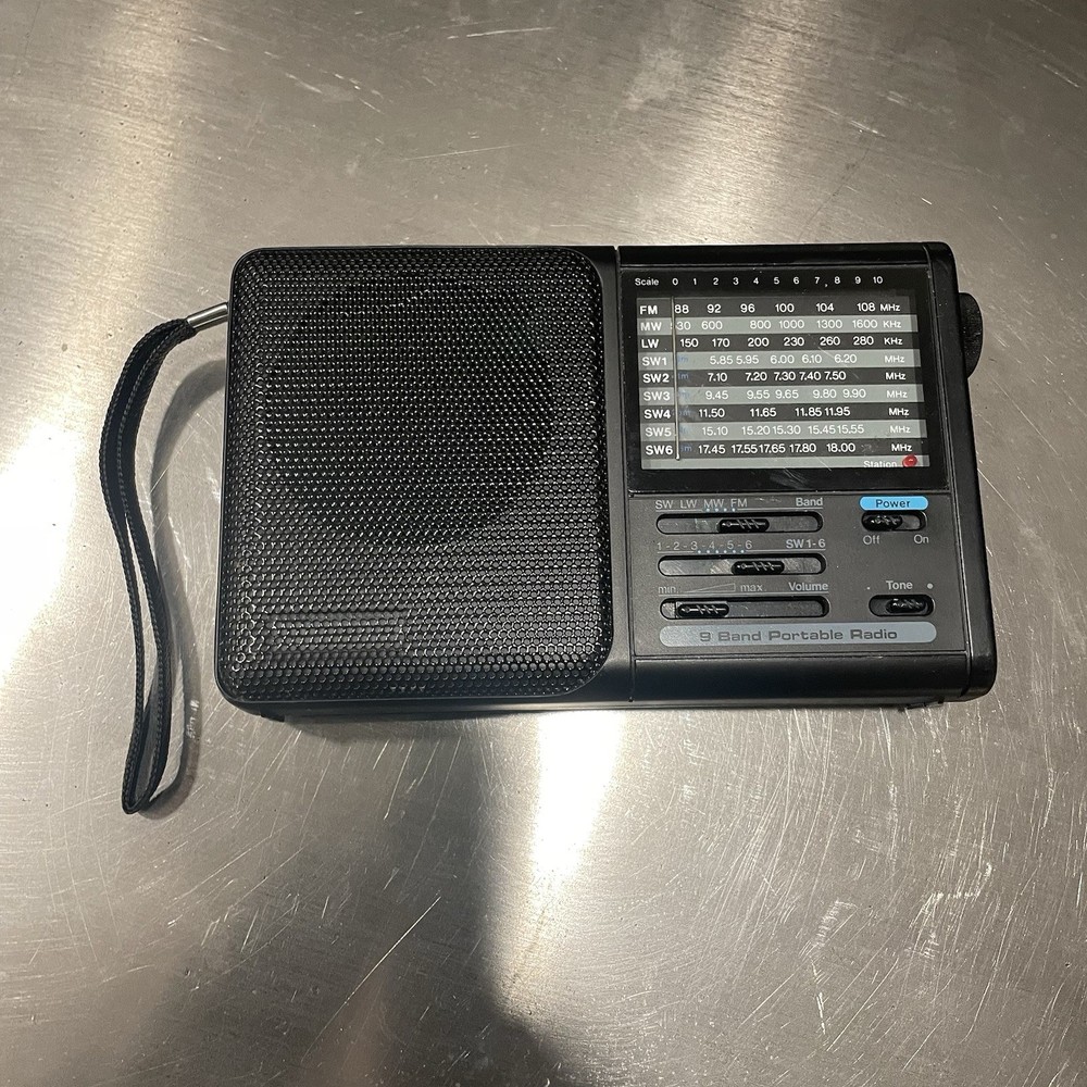 Vintage 9 Band Portable Radio Model MCE-7760 AM/FM/-AIR/LW/ 6-SW-fc