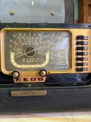 Vintage Zenith H500 Trans Oceanic Wavemagnet Tube Radio Powered On / Received