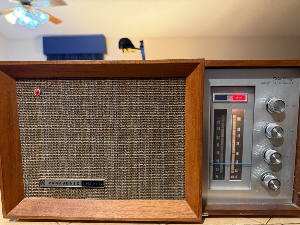Vintage Panasonic RE-7487 Solid State FM/AM 2-Band Radio 2-Way Speaker Wood Cabi