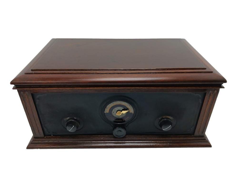 Vintage Magnavox Model 5 Radio – Nice Shape – WORKS