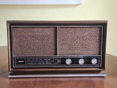 Vintage RCA FM/AM Radio Model RVC 742W Walnut Japan Works Great