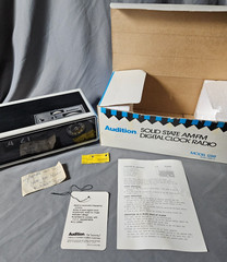 Vintage Audition Flip Clock AM-FM Radio Model 1288-8 With Box/Papers (READ)