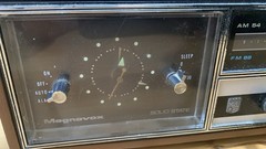 Vintage Magnavox Clock Radio Alarm Retro Model 1R1706 Solid State – Works Video