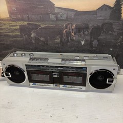 Vintage Boombox Soundesign Model 4656 AM/FM Cassette Player