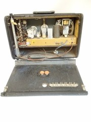Vintage Zenith Trans-Oceanic wave magnet radio –works!