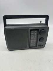 Vintage Radio Shack Portable AM/FM Radio AC/DC Model 12-726 Optimus / Realistic
