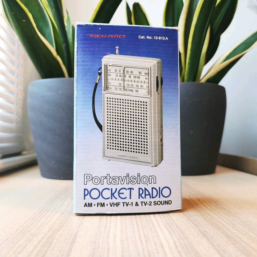 VTG RadioShack Realistic Radio, Model 12-613A 9V AM/FM/TV NEW In Box NOS HTF