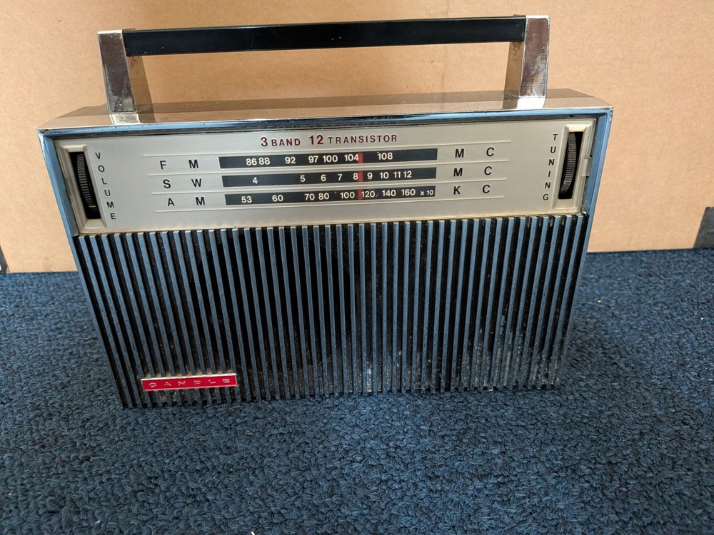 Vintage Candle VMS-1219 FM/AM/SW 3-Band 12 Transistor Portable Radio (Read)