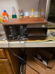 KLH200 Compact FM/AM Alarm Clock Radio w/ Ext. Speaker