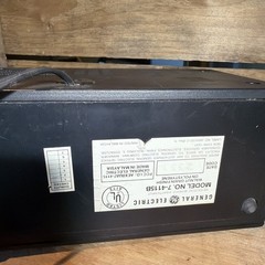 Vintage GE General Electric AM/FM Radio 120 Volts 7-4115B Works!