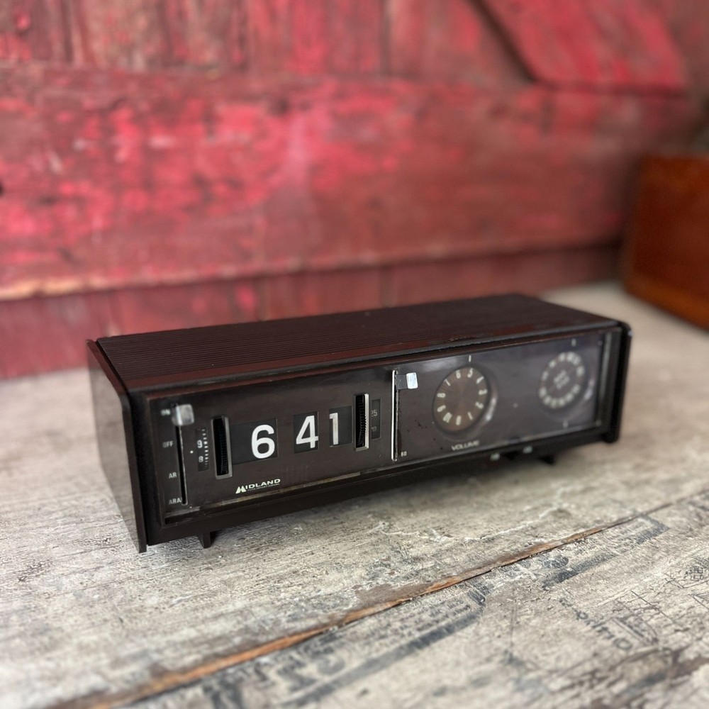 Radio Only – Vintage Midland Flip Clock AM/FM Radio Model 11-388 Brown