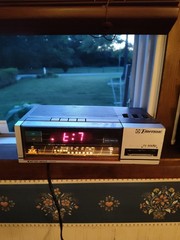 Vintage Emerson Clock Radio Model RTV5707