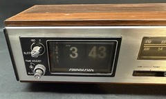 Vintage Flip Clock Radio Soundesign AMFM Flippy ClockModel 3461