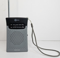 Vintage Radio Shack 1200586 AM FM Pocket Portable Radio